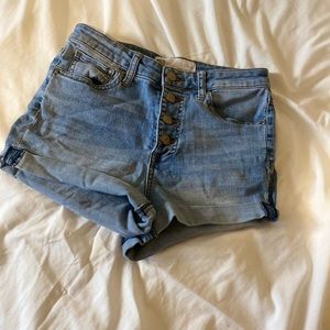 Small short, perfect for summer!🌞